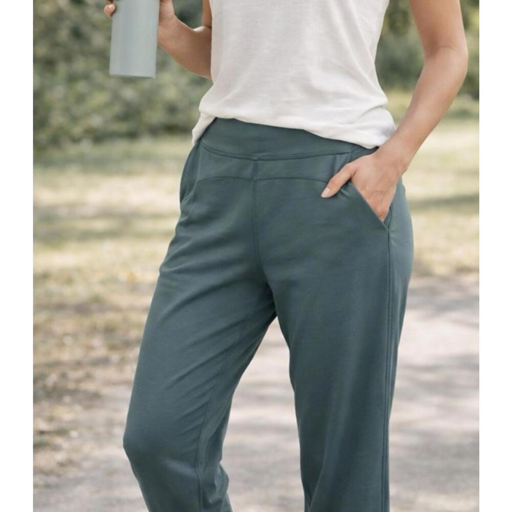Sweaty Betty Gary Women’s Yoga Pants Size L Trek Green NWT MSRP $108 - Picture 3 of 16
